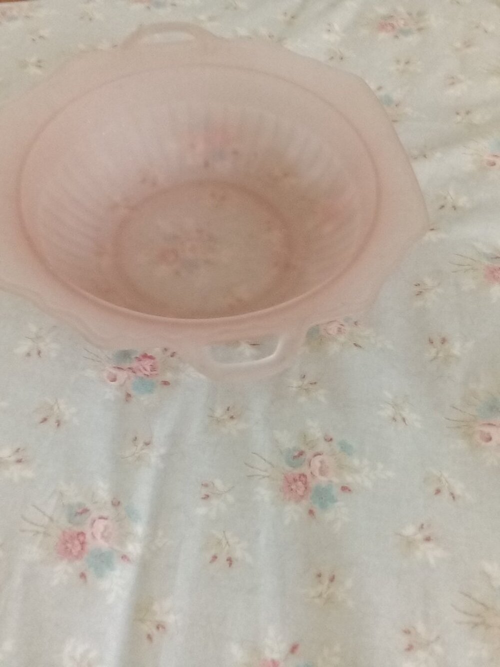 Vintage Anchor Hocking Mayfair Pink Frosted Handled Vegetable Bowl